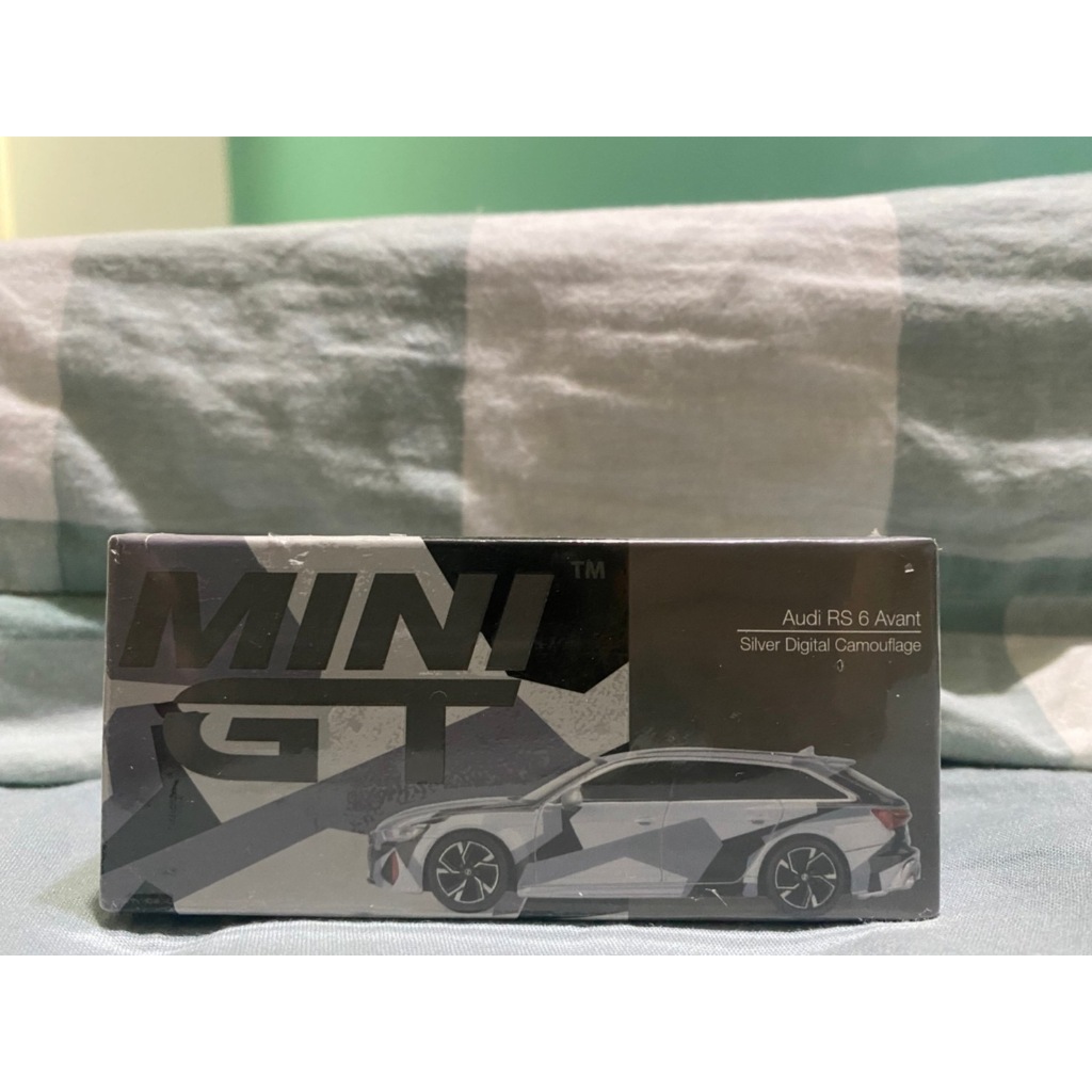 【QIYI SHOP】MINI GT 255 Audi RS6 Avant 迷彩