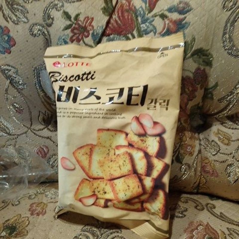 韓國 Lotte 樂天 大蒜麵包餅 70g 麵包餅乾 2024/05/01