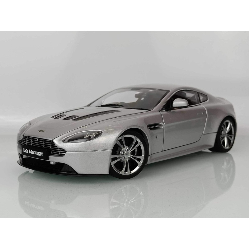 AUTOart 1:18(1/18) Aston Martin V12 Vantage 阿斯頓馬丁 超跑 模型車
