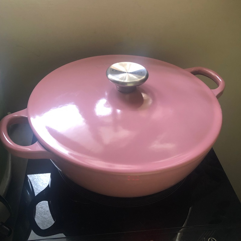 Le Creuset 琺瑯鑄鐵媽咪鍋 22cm/薔薇粉/鋼頭/內鍋黑