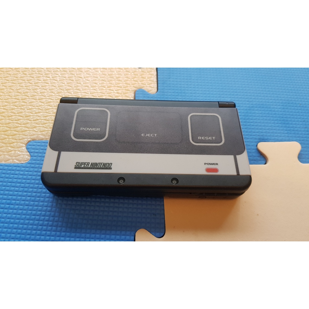 【回憶瘋】售NEW 3DS(新小三)超任限定機(已改機.內建遊戲) 贈送32G卡(內附遊戲)  8成5新