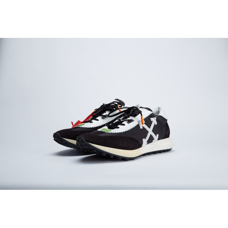 "Off-White™ 低筒運動鞋 OFF-WHITE ARROWS RUNNING SNEAKER"