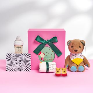 Qbibiya新生兒禮物 | 熊好尚好-奶瓶+寶寶襪+安撫娃娃+萬用巾(滿月彌月新生兒客製禮)