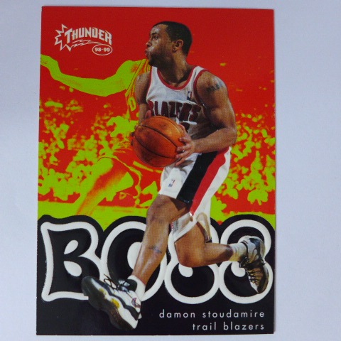 ~Damon Stoudamire/史陶德邁爾~太空小飛鼠 1998年SKYBOX BOSS.凹凸立體設計特殊卡
