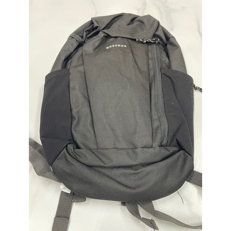 登山健行休閒背包 10L QUECHUA 黑色 (兩側有置物袋) 、外出背包、後背包、成人背包、登山健行、 運動包