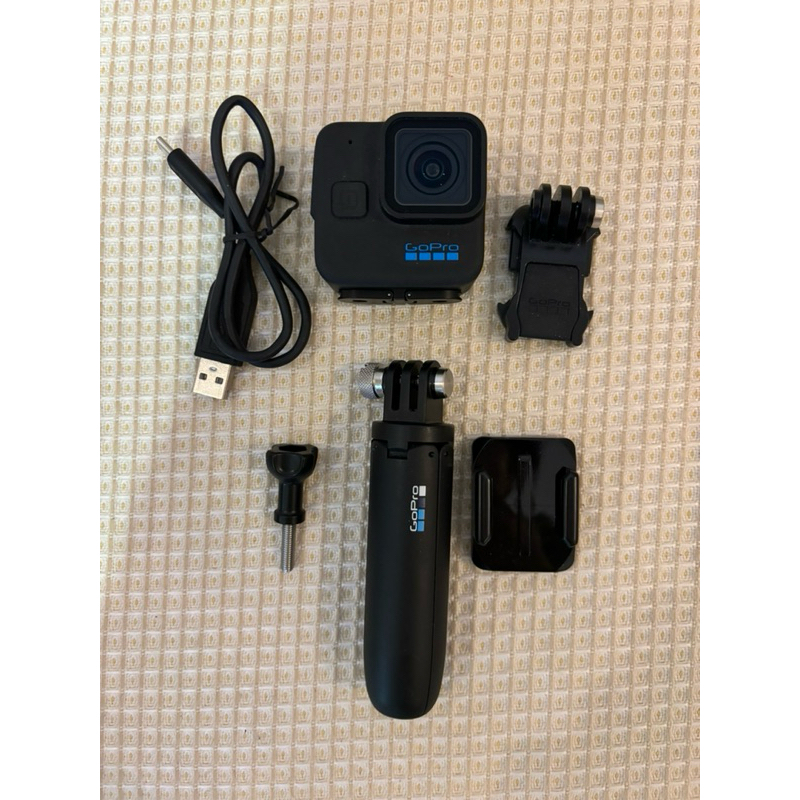 （二手） GoPro HERO11 MiNi 全方位運動攝影機（包含64G 記憶卡1張）