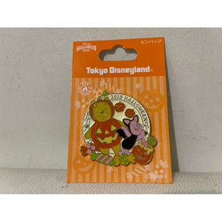 日本迪士尼樂園Disney Resort小熊維尼Winnie the Pooh&小豬Piglet徽章別針萬聖節款
