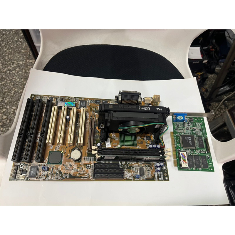 電腦雜貨店～華碩ASUS P2B主機板+隨機CPU+記憶體+顯示卡 二手$1500