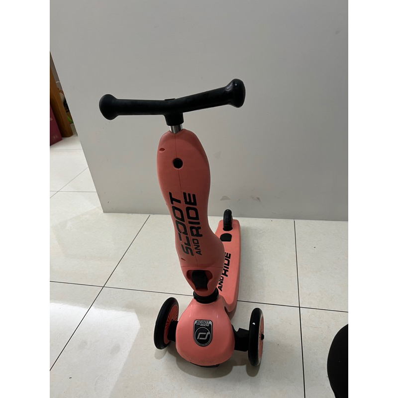 ［二手］Scoot & Ride奧地利二合一滑步車/滑板車 (蜜桃粉）