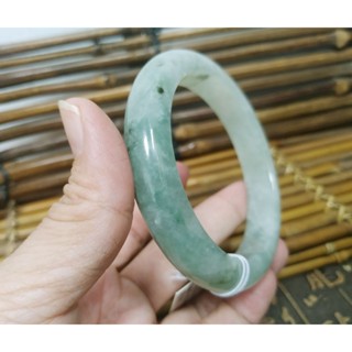 【禾賢行】天然翡翠.緬甸玉.冰糯種淺湖水綠飄花翡翠手鐲-18.5圍.手鐲.H24012401234