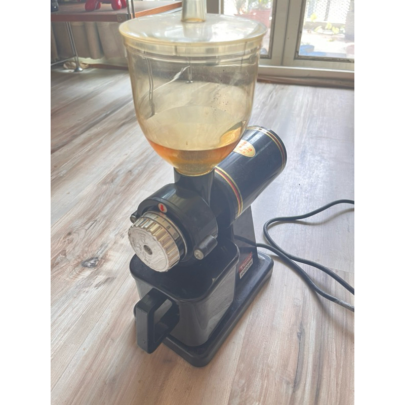 【昨日交換所】Tiamo 半磅 義式咖啡 電動磨豆機 HG0086