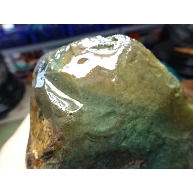 《藍金寶石玉石批發區》→〈原石系列〉→水洗孤粒黃皮層QQ綠年糕玉原礦〈1400公克〉→A723C
