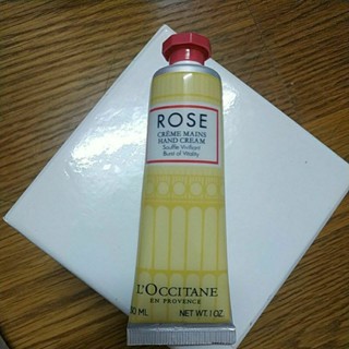 【百用雜貨店】L'OCCITANE 歐舒丹 玫瑰之心護手霜