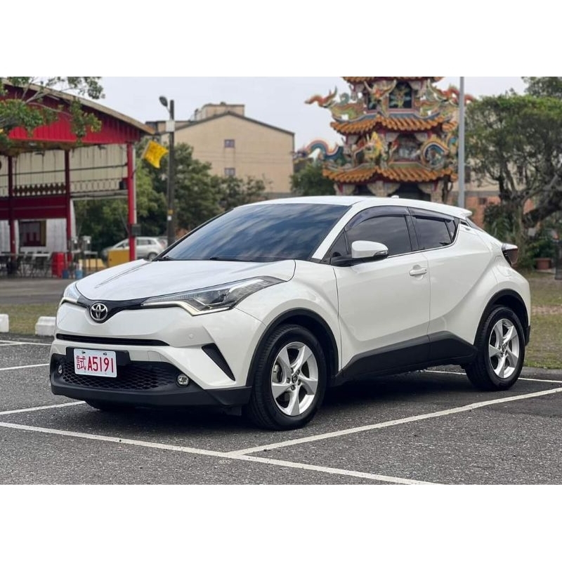 2019 Toyota C-HR 1.2渦輪 6.5萬km ➖雙前座電熱椅 駕駛座電動腰靠調整 分區溫控 光感應頭燈