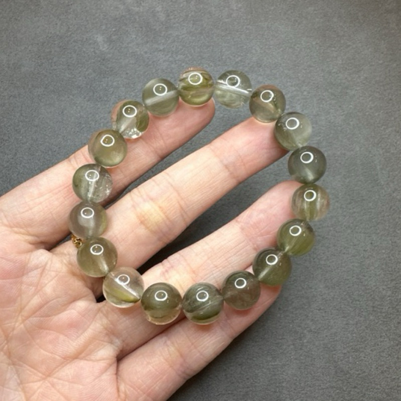 頂級灰藍兔毛手珠 10.2mm 濃色灰藍兔毛 深灰藍 藍兔毛 灰兔毛 兔毛髮晶 冰透玻璃體 天然水晶 罕見美物 小眾收藏
