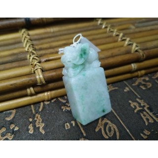 【禾賢行】天然翡翠.緬甸玉.白底青巧雕貔貅印章/招財擋煞保平安.小擺件.擺件.H24012900301