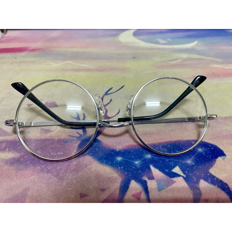 0136 二手未戴過的日本眼鏡 眼鏡寬 13.2公分鏡框4.8公分 鏡片無度 售$150