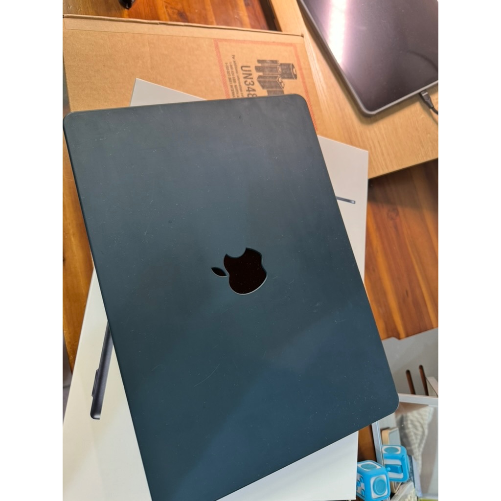 MacBook Air M2 8CPU,10GPU (16GB/512GB)