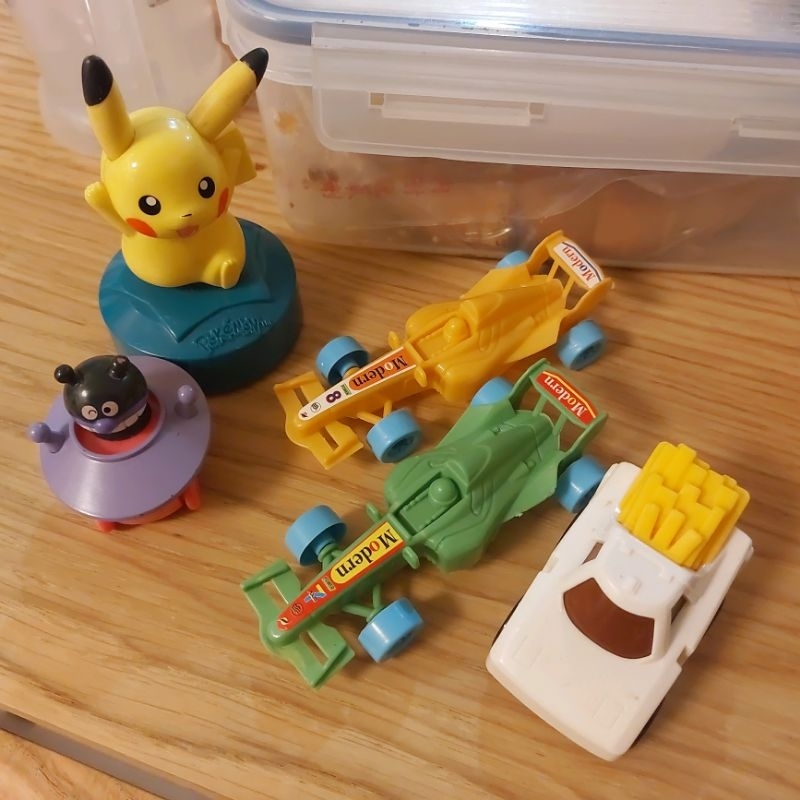 二手玩具 皮卡丘 細菌人 薯條車 賽車 麥當勞玩具 2010年 2016年 飛碟車 tomica