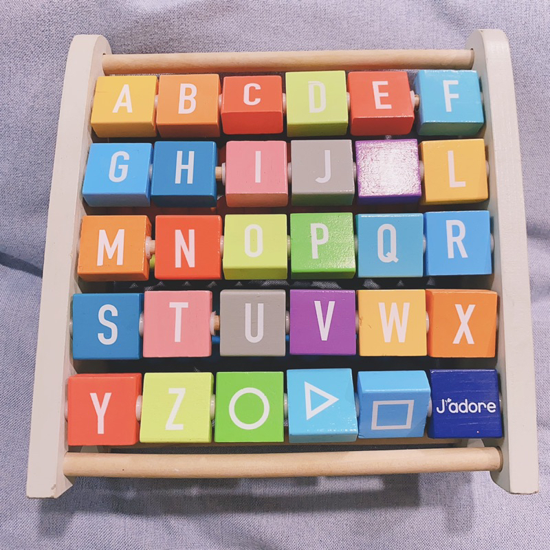 購買於Costco 玩具Jadore品牌「英文字母翻轉學習架」極少玩，9.5成新