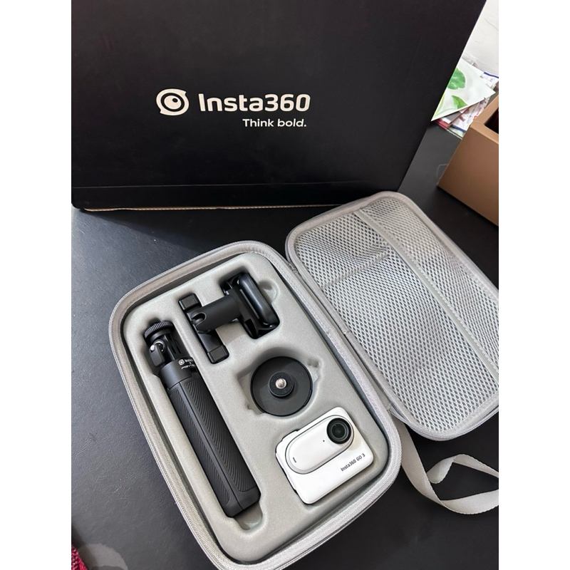 Insta360 GO3 拇指相機 防抖 64g 相機-靈動白 旅行套裝 保固內 翻轉 觸控 大螢幕 二手免運 面交桃園