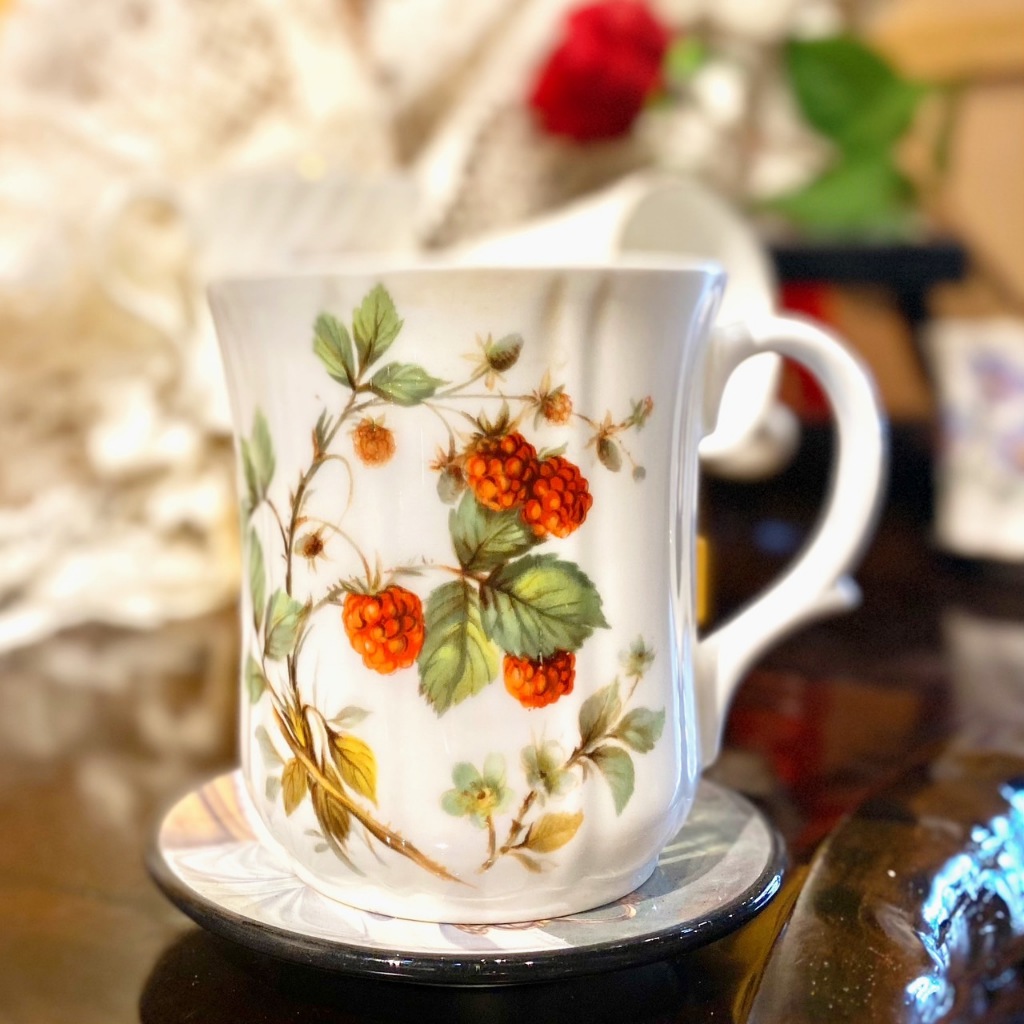 英國Duchess公爵夫人植物漿果骨瓷馬克杯☕✨金色鑲邊鍍金 咖啡杯 骨瓷茶具 骨瓷杯 午茶組 咖啡杯碟