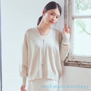 earth music&ecology 拉鍊設計V領落肩剪裁罩衫(1N42L2D0300)