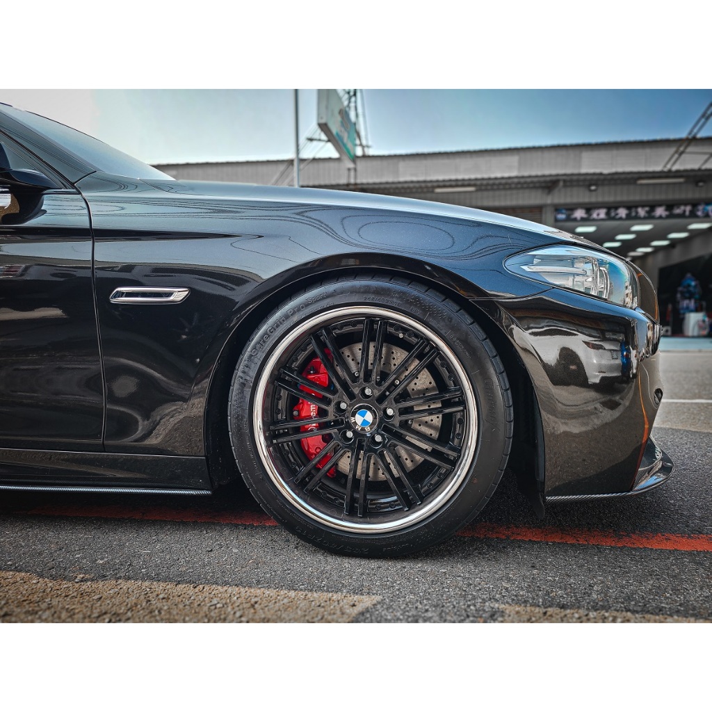 BMW F10 535i改裝BREMBO 18Z+355mm 打洞盤+BC避震+ 三片式鍛造鋁圈 ✦昆億國際✦昆億鋁圈✦