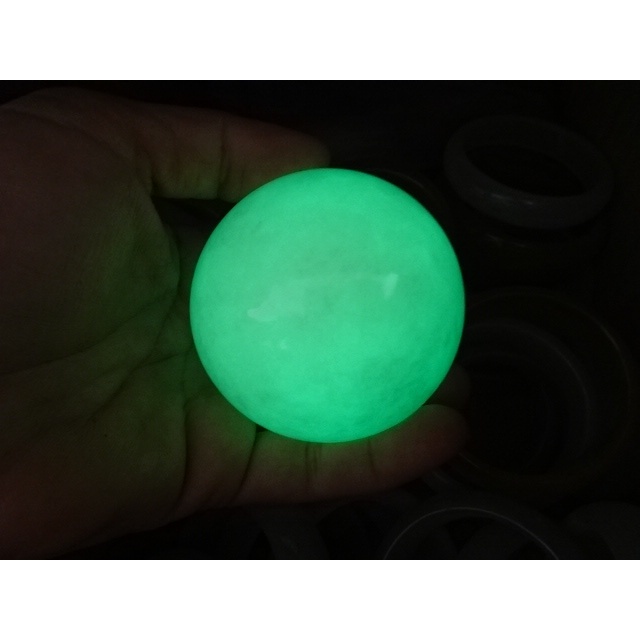 《藍金寶石玉石趴發區》→〈拋亮圓球原石系列〉→清透白皮夜光球圓球含底座（360公克）→H745