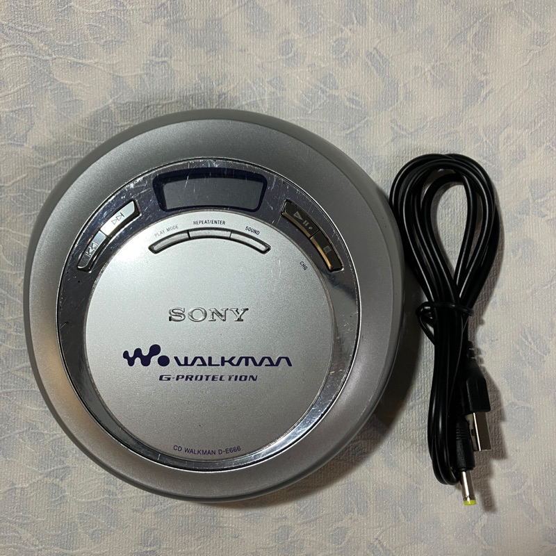 【Sony】*美品*CD CD-R/RW隨身聽 D-E666（二手出售，有顯示液晶螢幕）送充電線