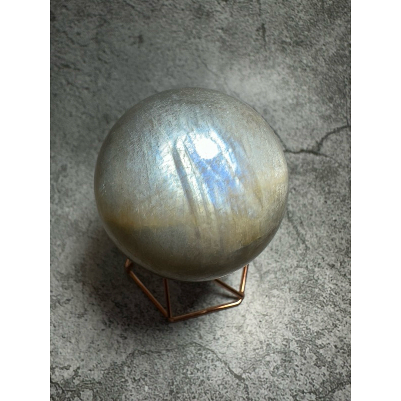 月光石球【極品】（2號）細閃星光 藍光 雙面光 月光石 藍月光 石球 球 礦石 礦物 收藏品 擺件 擺飾 能量