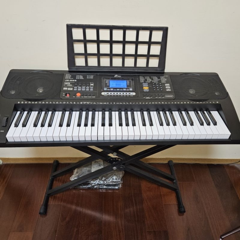 二手電子琴JZ-669，厚鍵，7成新，含腳架，鋼琴套，防塵布共$2000元須自取(近板橋家樂福)