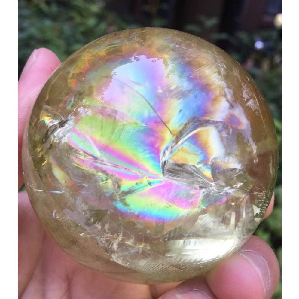 天然黃水晶包裹大片彩虹水晶球擺飾七彩水晶寶石一物一圖