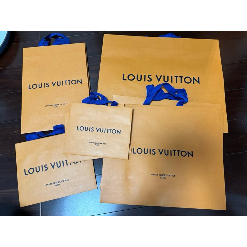 (全新) LV 紙袋 /  Louis Vuitton專櫃紙袋 ‼️ ‼️ ‼️