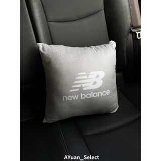 『 AYuan_Select 』New Balance 兩用抱枕毯 居家好物 車內小物