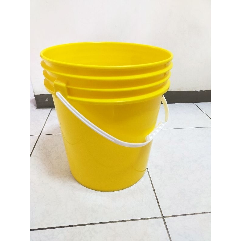 黃色乾淨漂亮二手9 成新  5-1/2 加侖20L 塑膠桶 蓋子 下單前聊聊優惠運費 工具桶 水桶 垃圾桶 肥料桶