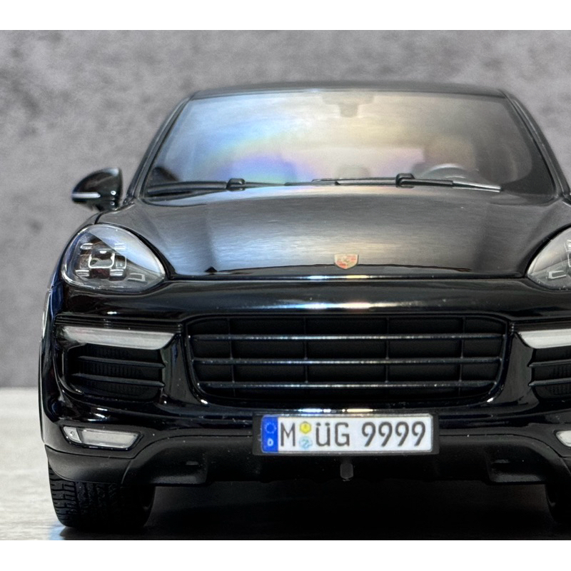 【Minichamps】1/18 Porsche Cayenne turbo s 黑色 1:18 模型車