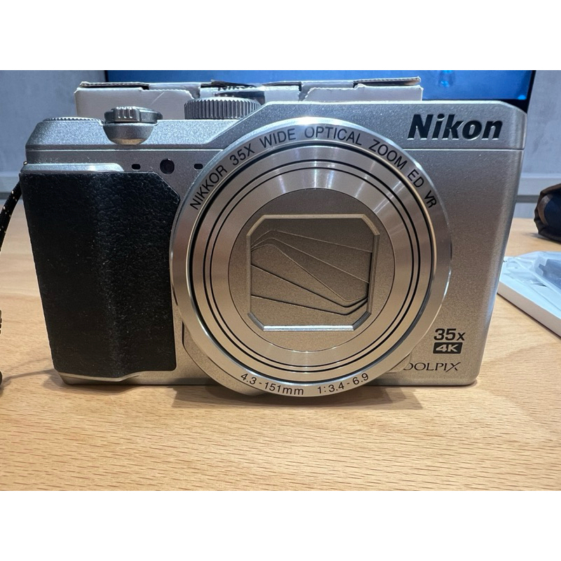（搬家出清）Nikon A900光學變焦相機35倍光學變焦+2000萬畫數+螢幕多角度翻折