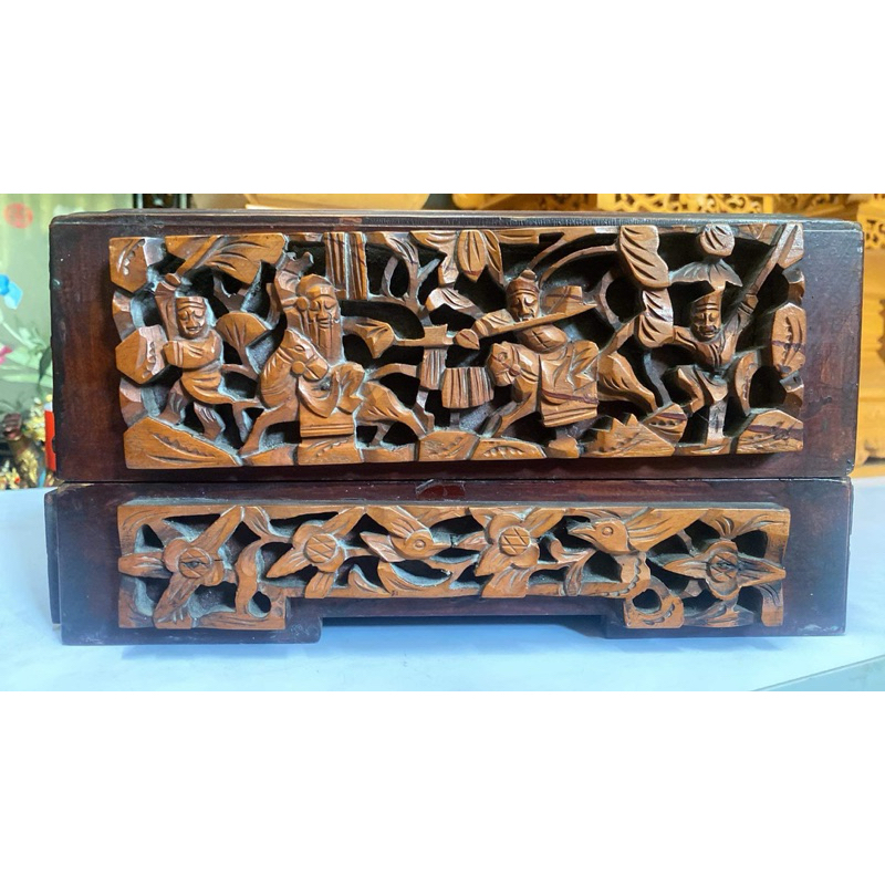 早期檜木木雕雙層人物薦盒