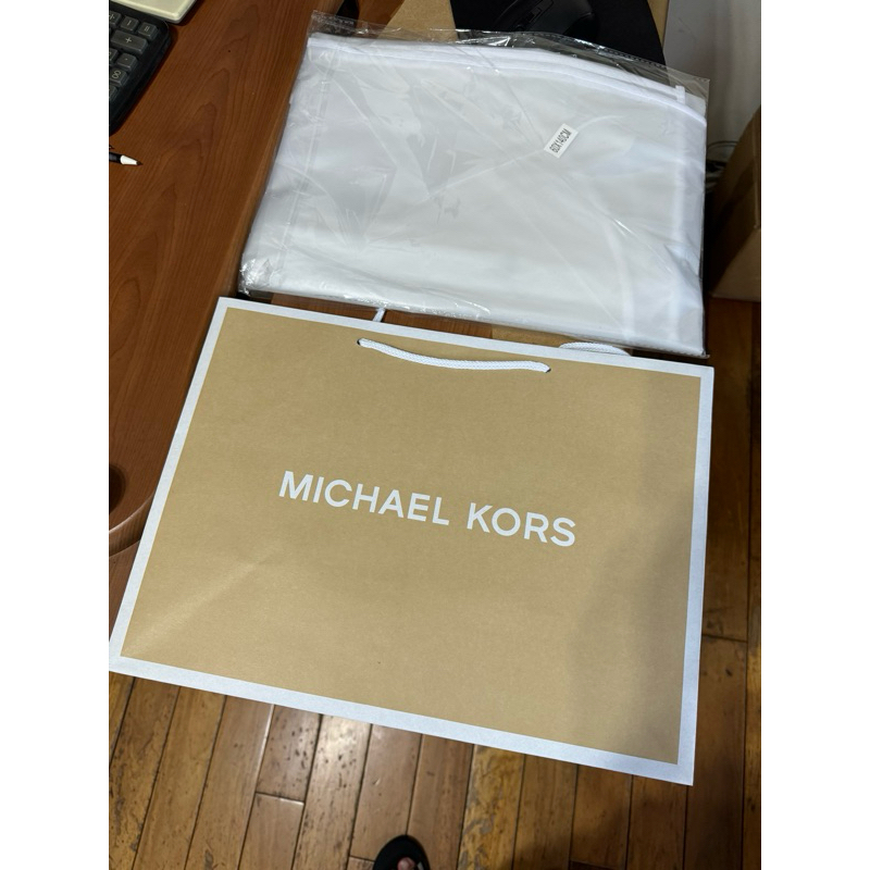 MICHAEL KORS 外套防塵套+紙袋（正品）