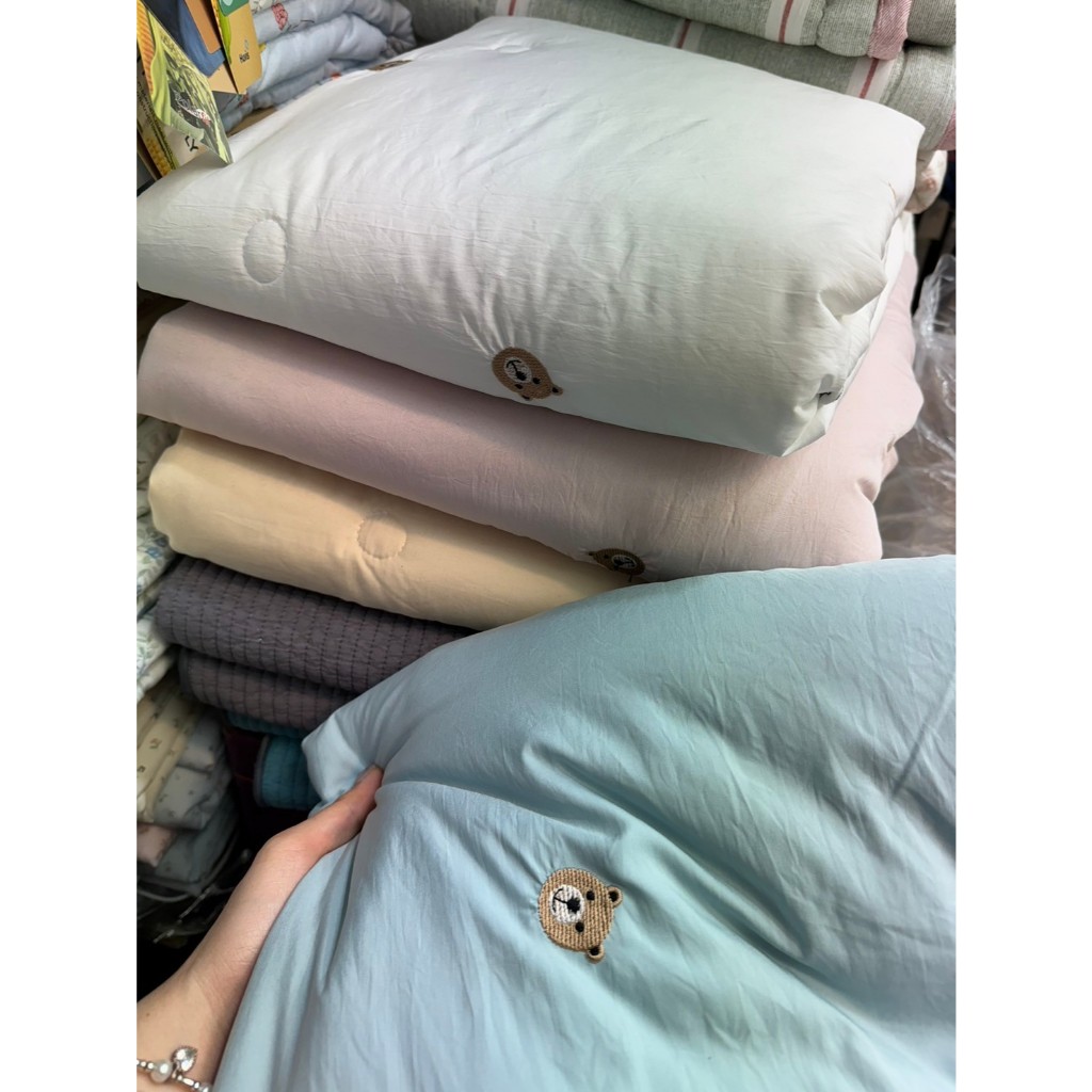 然然小舖 全場最低價«🐻刺繡熊熊極細纖維涼被🐻» 韓國棉被廣藏市場166-2 韓國涼被 韓國被子⚠️預購⚠️