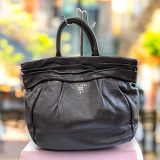 美麗堡outlet精品 PRADA BN1689 柔軟小羊皮 抓皺 手提包_黑【現貨】