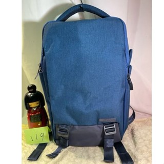 品牌 ELECOM 帆布多功能3WAY後揹包OF02-藍，三種攜帶方式 玩法更多變。3WAY變換方法，19個獨立收納空間