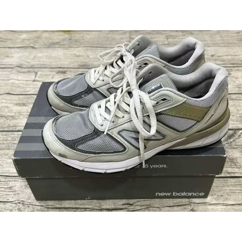 New Balance 990v5