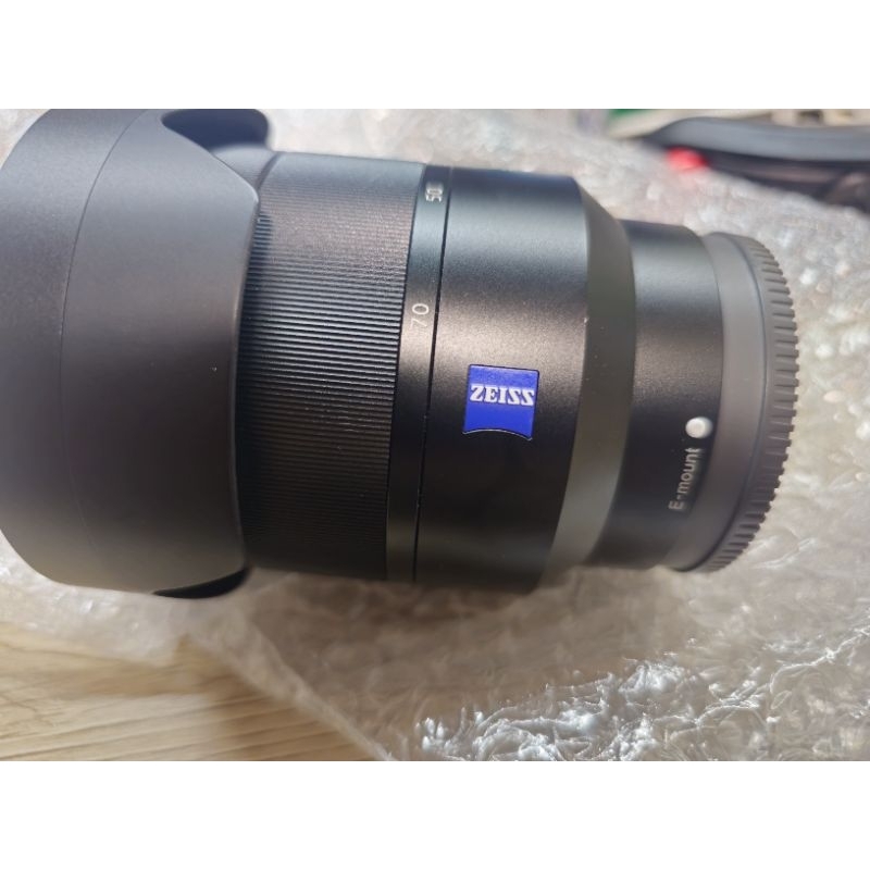 Sony SEL2470Z + 遮光罩 + B＆W XS PRO保護鏡