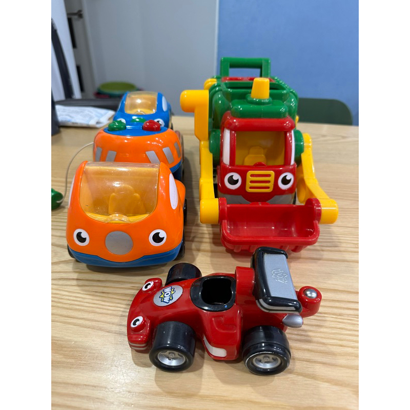 Wow toys 英國資源回收垃圾車+競速小車+拖吊車（限@jenchyng9/18下標）