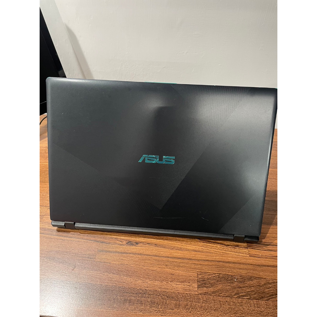 台中好快修電腦 二手ASUS X560 適合中階繪圖 遊戲