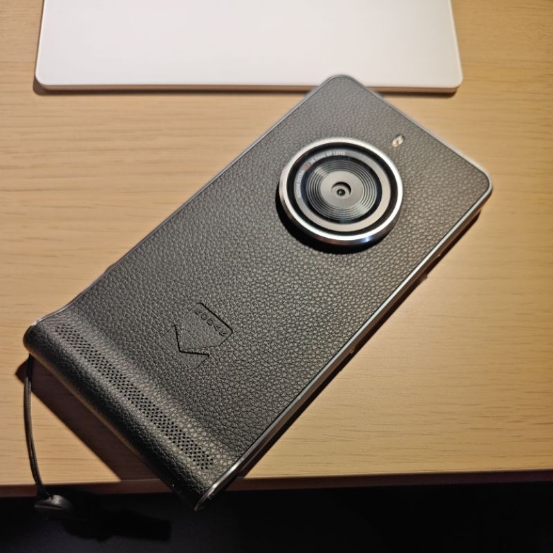 【7成新】柯達 Kodak Ektra 復古攝影手機 內有實拍照片 有傷 盒裝配件齊全 皮套 提袋