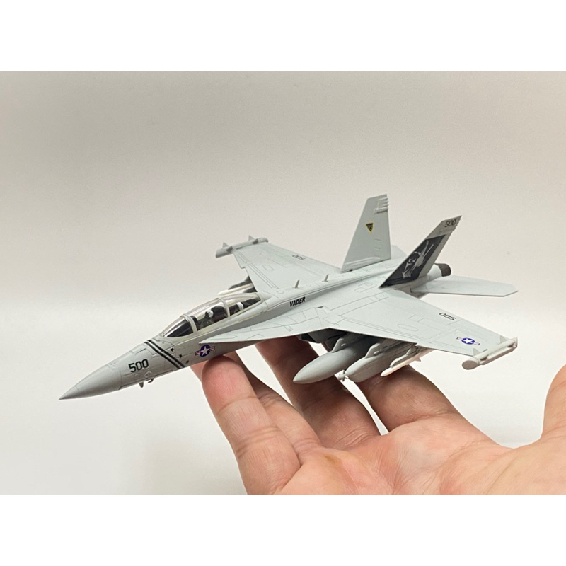 《模王 現貨》EA-18G EA18G F18 超級大黃蜂  比例 1/100  飛機 戰鬥機 完成品 2018