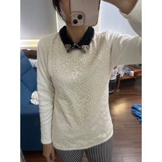 ［公主皮箱-二手］NG泛黃秋冬宮廷低調奢華領蕾絲花紋長袖上衣 內刷毛保暖 多處泛黃